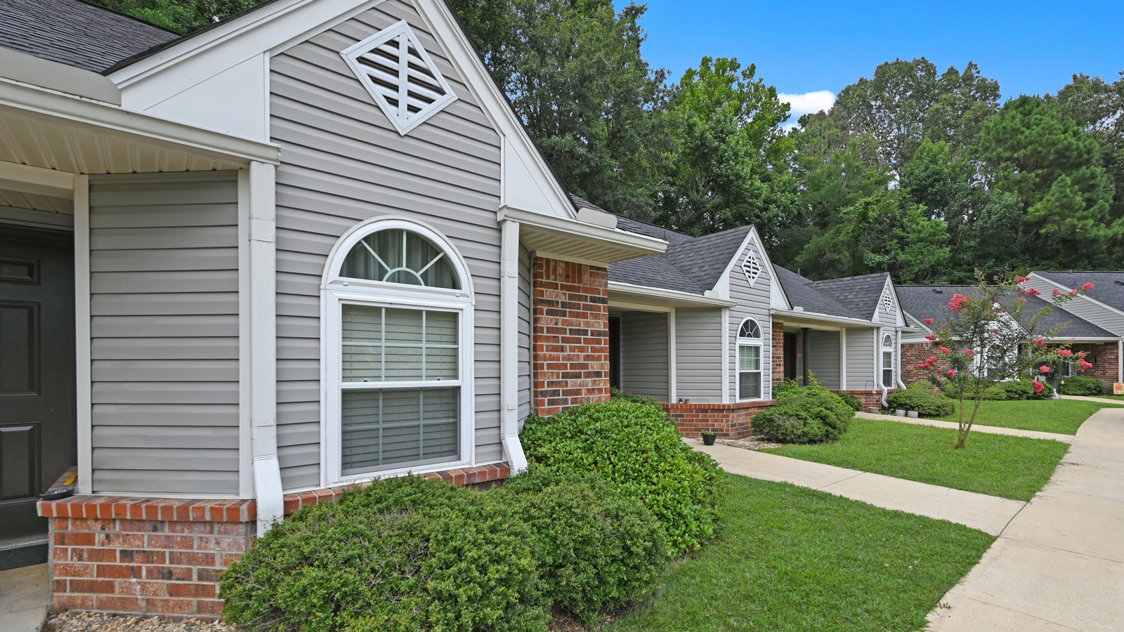 Deer Run Apartments building exterior